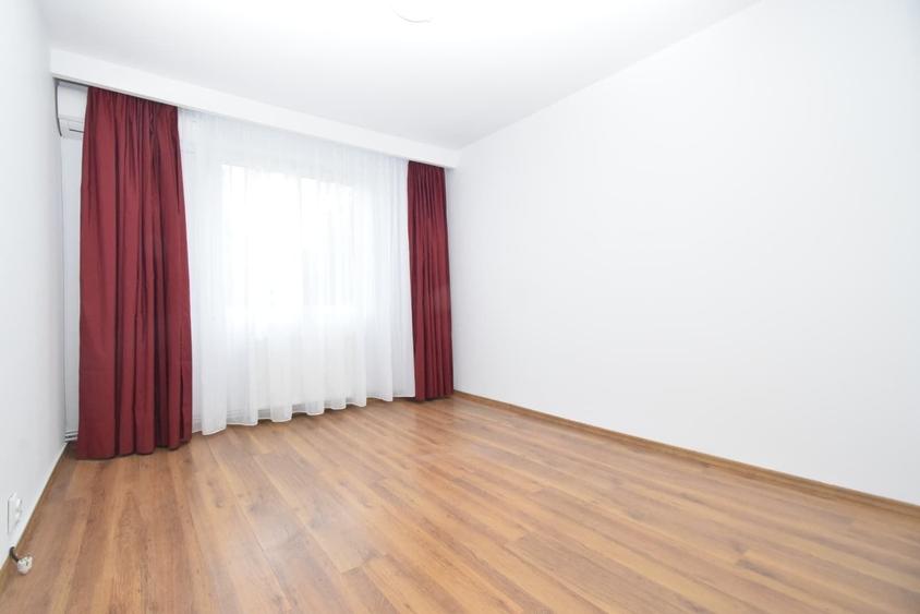 Apartament cu 3 camere decomandat în Crângași