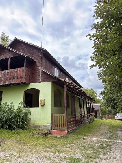 Casă cu 2 camere cu Teren 2300 Mp în Ibănești
