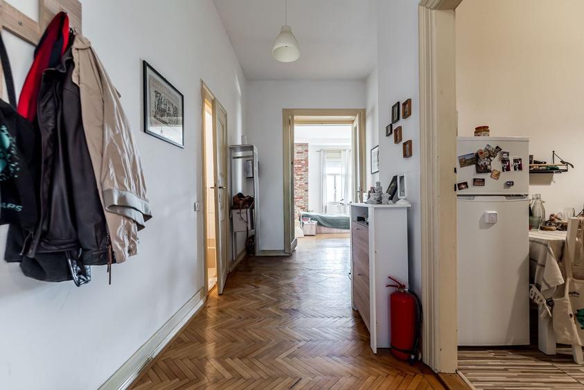 Apartament cu 3 camere semidecomandat, mobilat în Iosefin