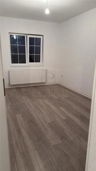 Casă cu Teren 463 Mp în Oloșag