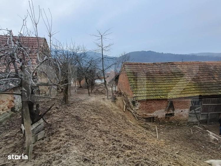 Casă cu 4 camere în Răchita