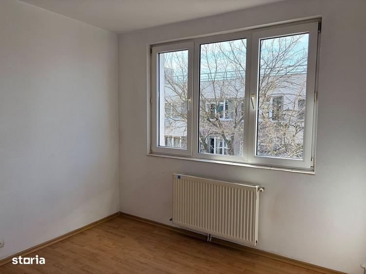 Apartament cu 3 camere decomandat în Politehnica