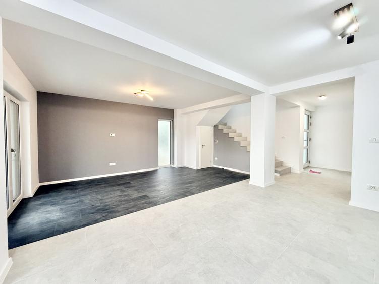 Duplex cu 4 camere cu Canalizare în Moșnița Nouă