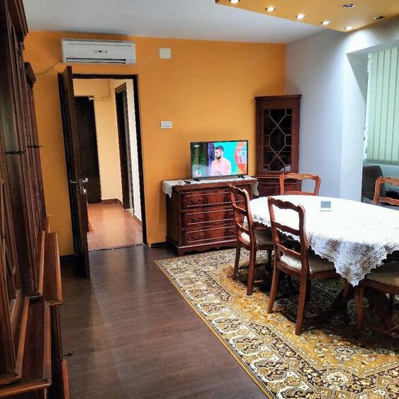 Apartament cu 3 camere semidecomandat, mobilat în Circumvalațiunii