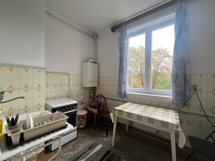 Apartament cu 3 camere semidecomandat în Ultracentral