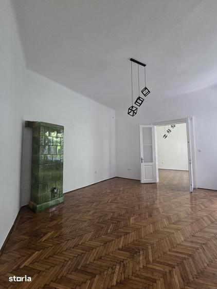 Apartament cu 2 camere, mobilat în Central