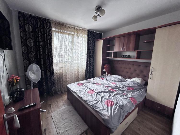 Apartament cu 2 camere decomandat în Tei