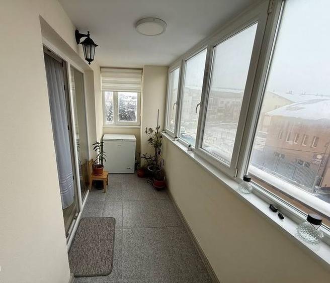 Apartament cu 2 camere decomandat, mobilat în Iris