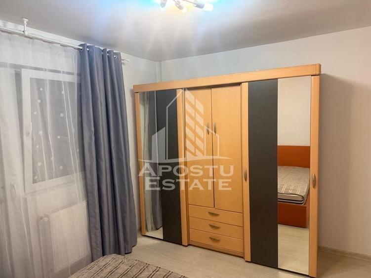 Apartament cu 3 camere decomandat, mobilat în Dâmbovița