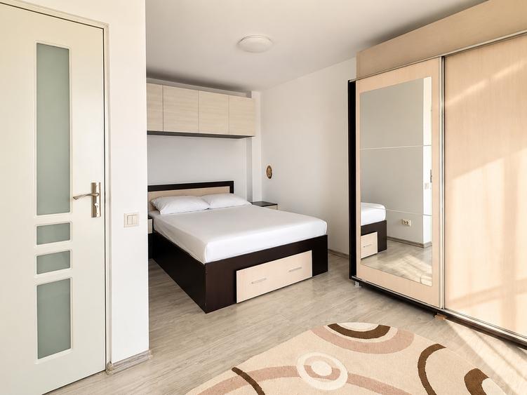 Apartament cu 3 camere decomandat în Dristor