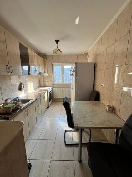 Apartament cu 3 camere decomandat, mobilat în Iancului