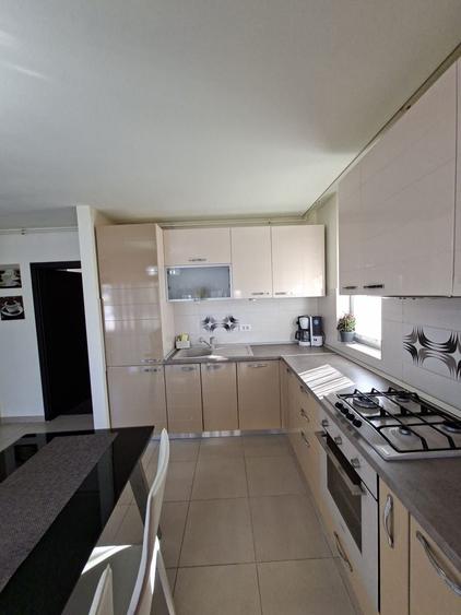Apartament cu 3 camere decomandat, mobilat în Braytim