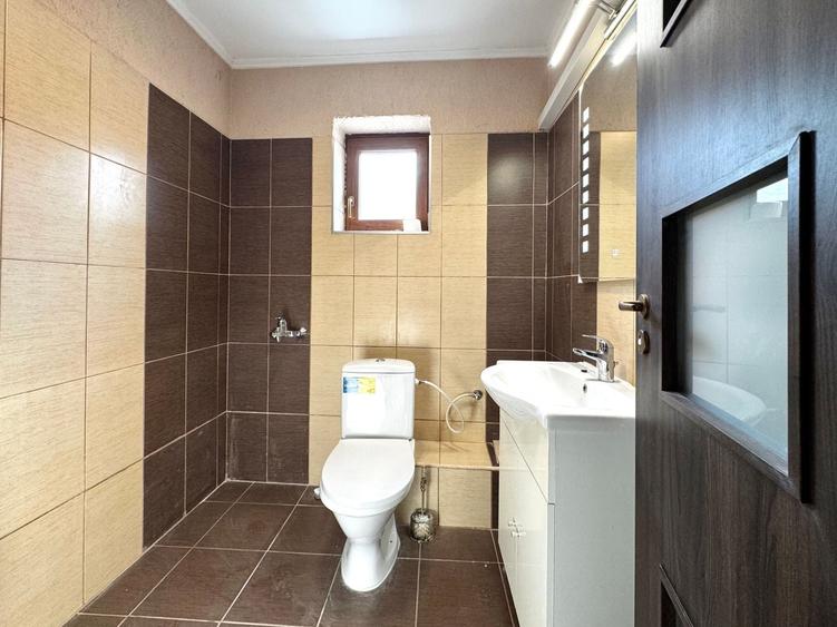 Duplex cu 5 camere cu Canalizare în Dumbrăvița