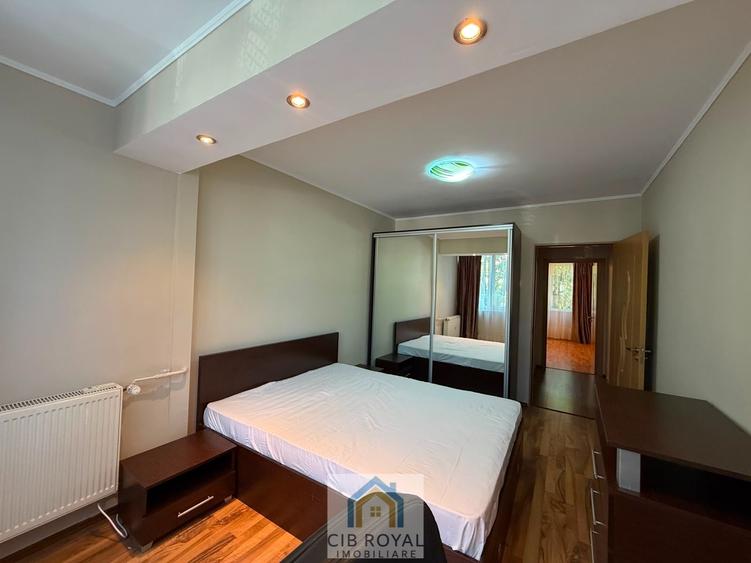 Apartament cu 3 camere semidecomandat în Câmpia Libertății
