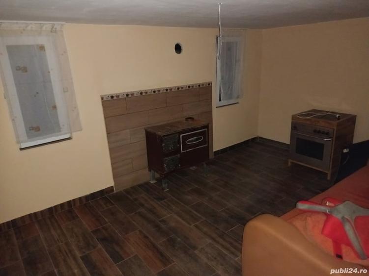 Casă cu 1 camere cu Teren 4000 Mp în Central