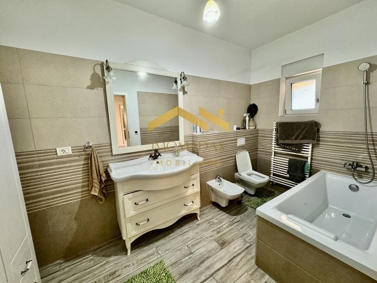 Casă individuală cu 4 camere cu Canalizare în Sânmihaiu Român