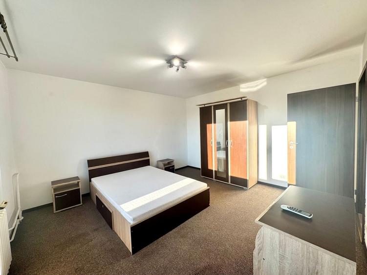Apartament cu 2 camere decomandat în Complex Studențesc