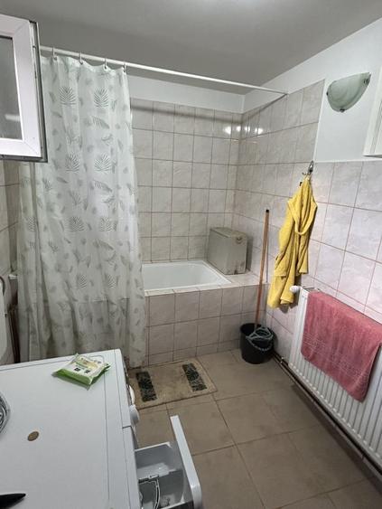 Casă individuală cu 4 camere cu Canalizare în Poiana Țapului