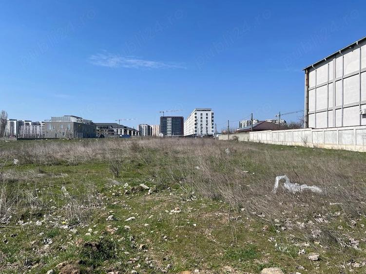 Teren de 5500 mp, în Central