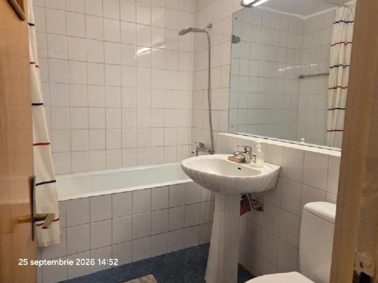 Apartament cu 4 camere decomandat, mobilat în Eroii Revoluției