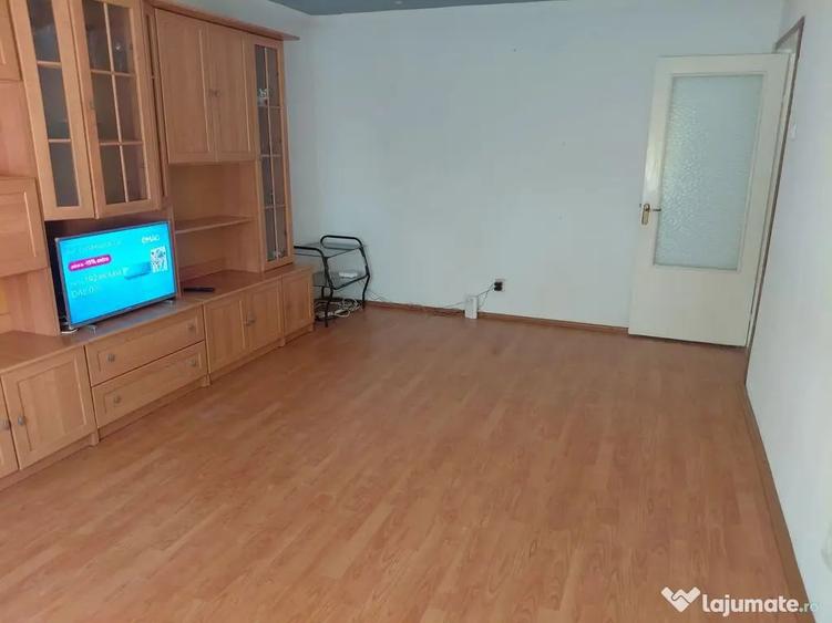 Apartament cu 2 camere decomandat în Piața Centrală