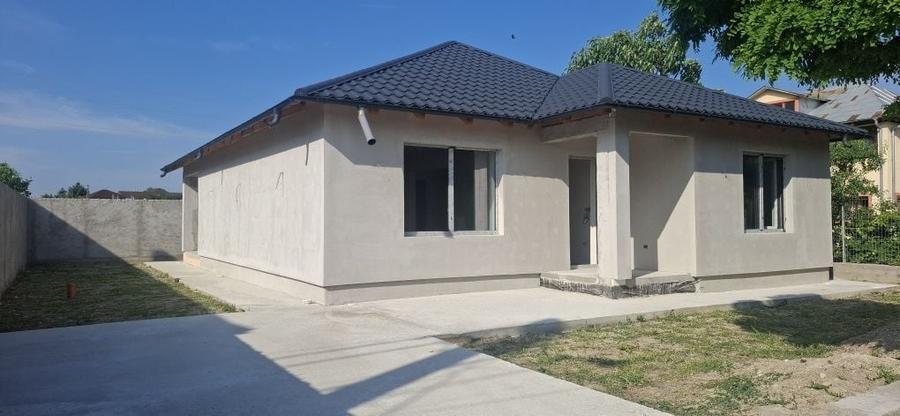 Casă cu 3 camere cu Teren 130 Mp în Sud