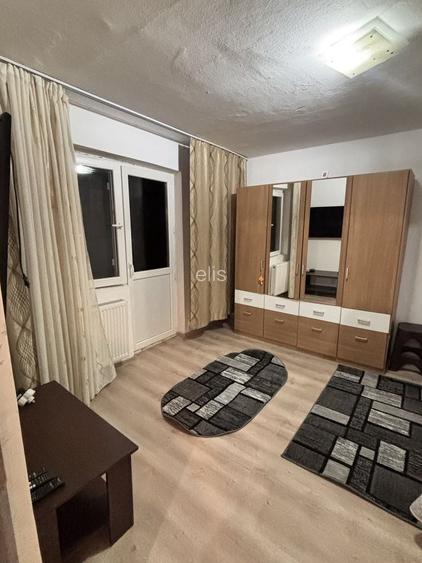 Apartament cu doua camere de inchiriat in zona Crihala