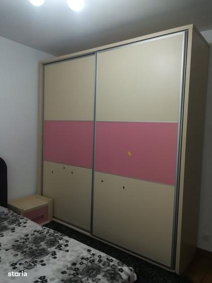 Apartament cu 4 camere decomandat în 1 Decembrie