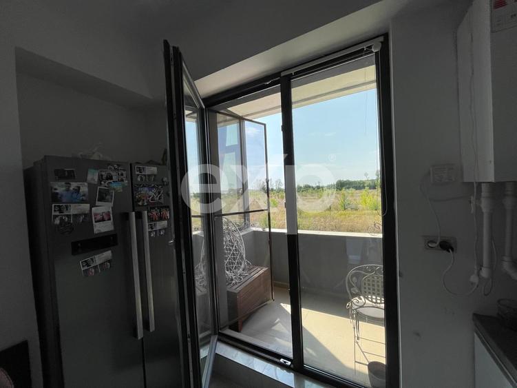 Apartament cu 3 camere semidecomandat, mobilat în Pantelimon
