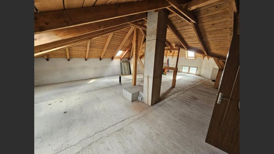 Casă cu 10 camere cu Canalizare în Cordun