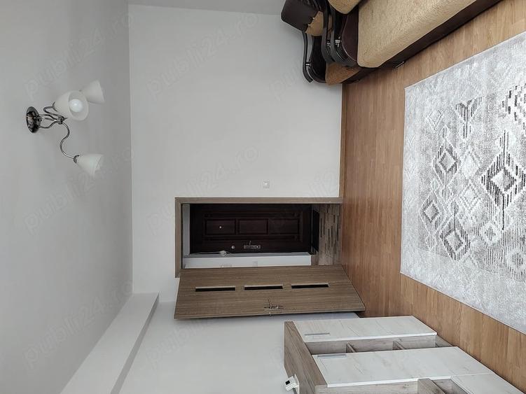 Apartament cu 2 camere decomandat în Policlinica