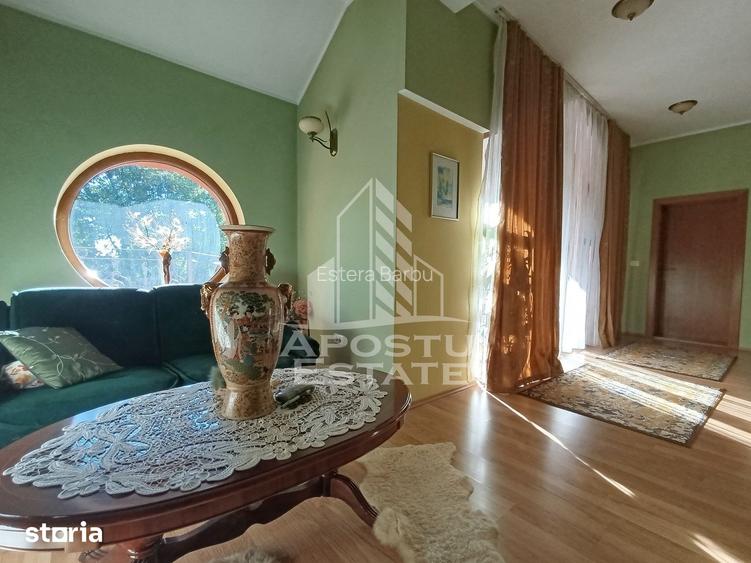 Casa Individuala impresionanta, curte bine amenajata, zona Semicentral