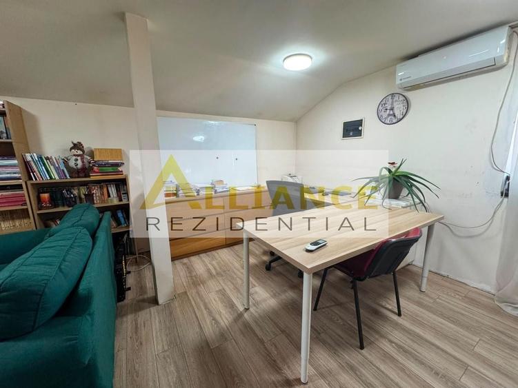 Casă individuală cu 7 camere decomandat cu Canalizare în Central