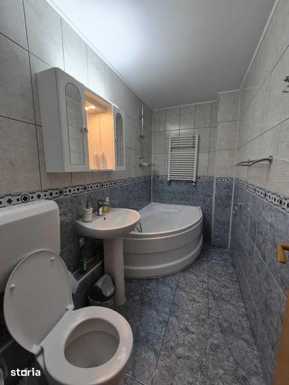 Apartament cu 3 camere decomandat în Giurgiului