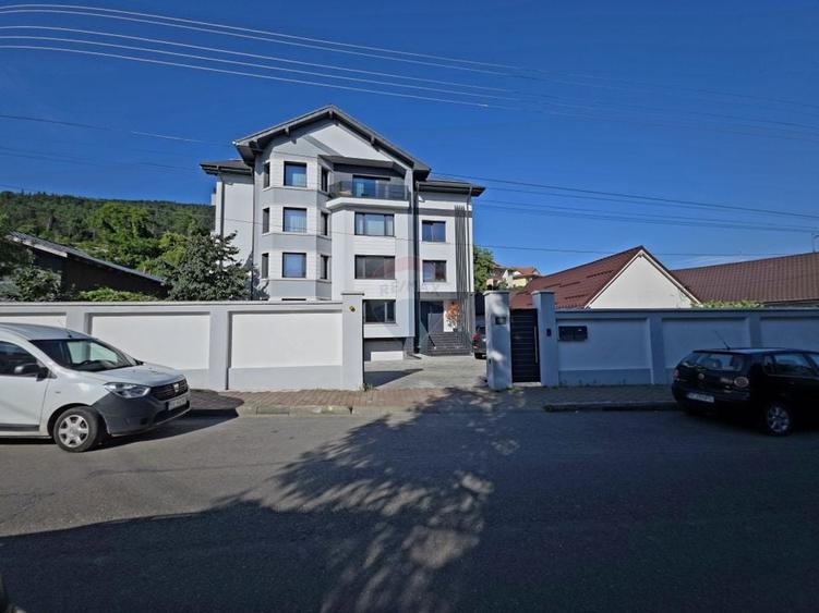 Apartament cu 5 camere de vânzare în zona Precista - 44