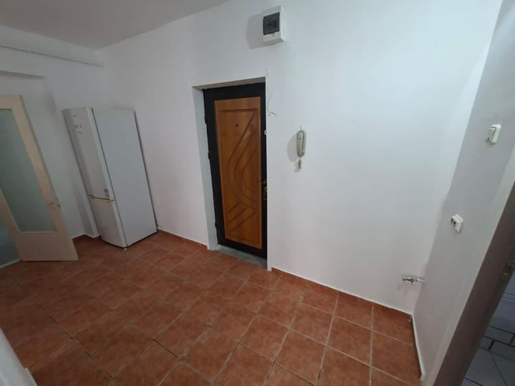 Garsonieră decomandată în Cug