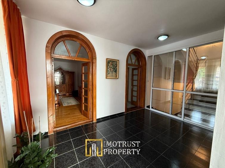 Casă cu 6 camere cu Teren 504 Mp în Pârneava