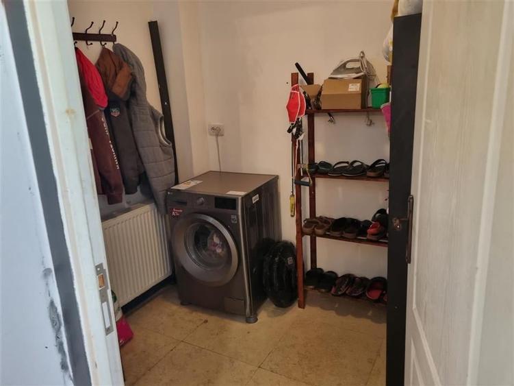Casă individuală cu 4 camere cu Teren 400 Mp în Central