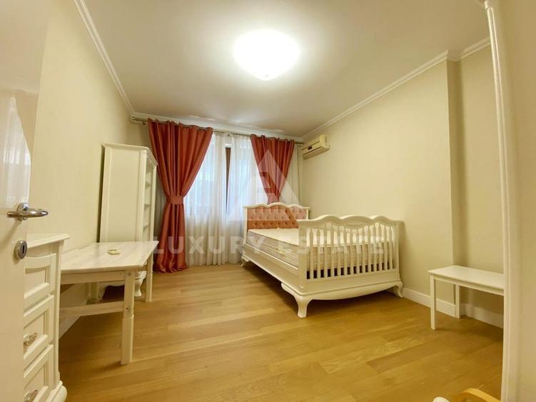 Apartament cu 4 camere decomandat în Herăstrău