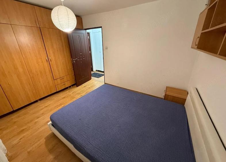 Apartament cu 3 camere semidecomandat în Brazda lui Novac
