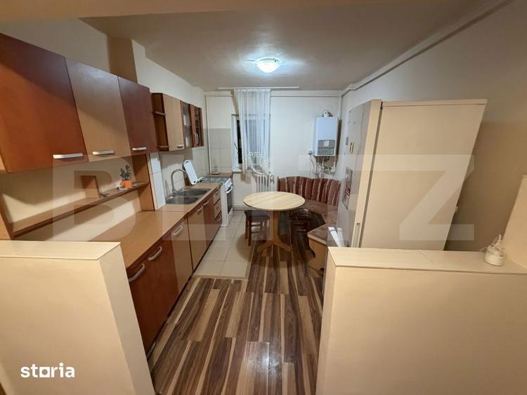 Apartament cu 4 camere în Cetate