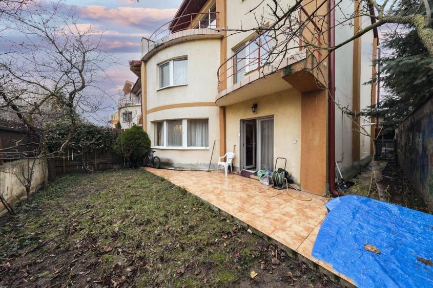Casă cu 5 camere cu Canalizare în Roșu
