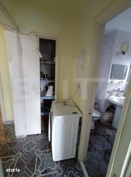 Apartament cu 3 camere decomandat în Craiovița Nouă