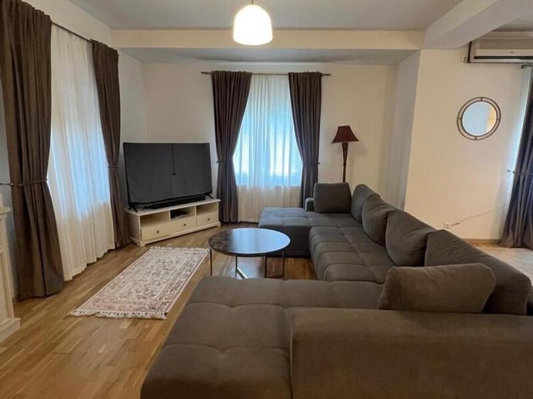 Pipera vila renovata supr 200mp, curte 450mp - 9