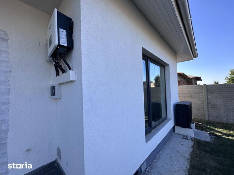 Casă cu 4 camere cu Teren 400 Mp în Domnești