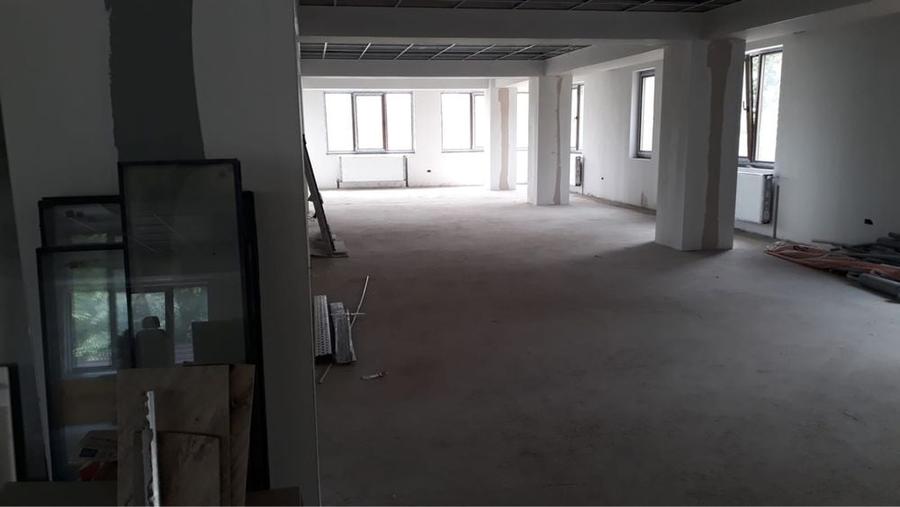 Spațiu comercial, de 1,250 mp, în Central