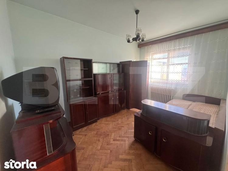 Apartament cu 3 camere semidecomandat în Central