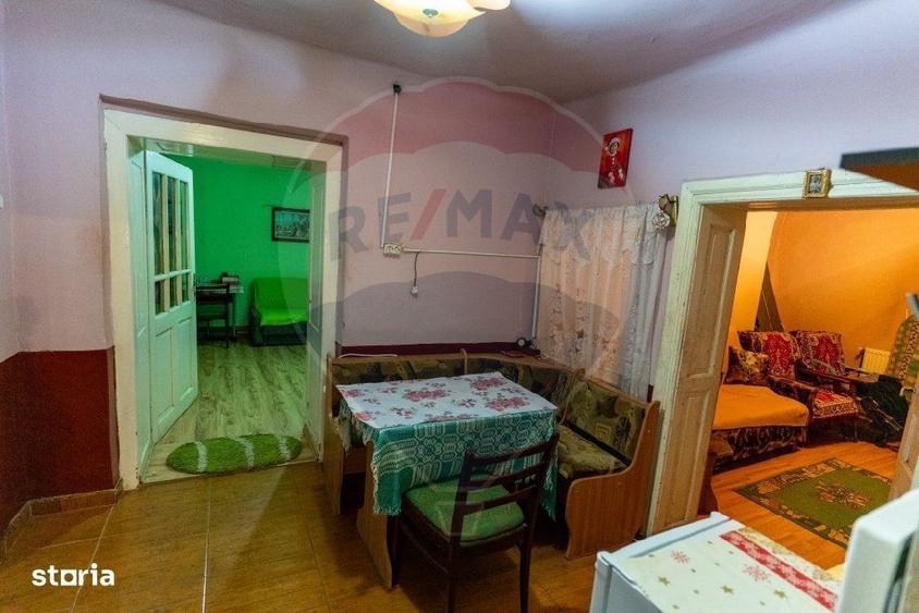 Casă cu 4 camere în Criș