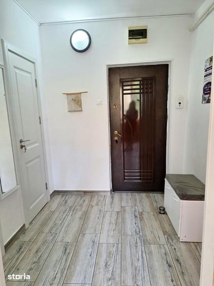 Vanzare apartament 3 camere - 1