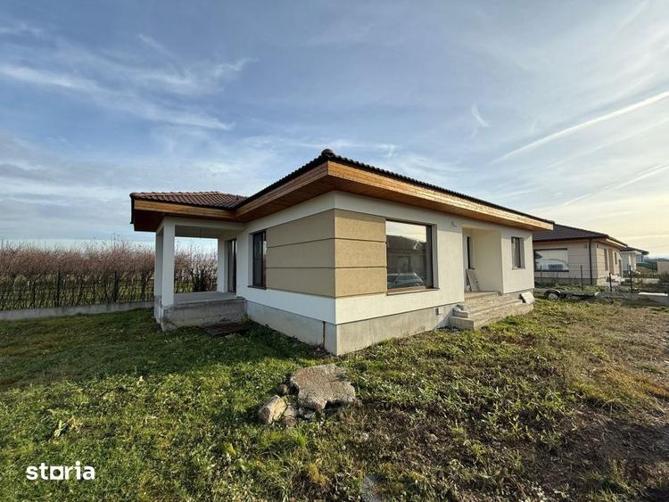 Casa finalizata stil mediteranean , 3 dormitoare, 100 mp utili Sat - 18